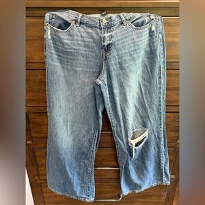 Rewash Women’s Relaxed Light Blue Distressed Jeans